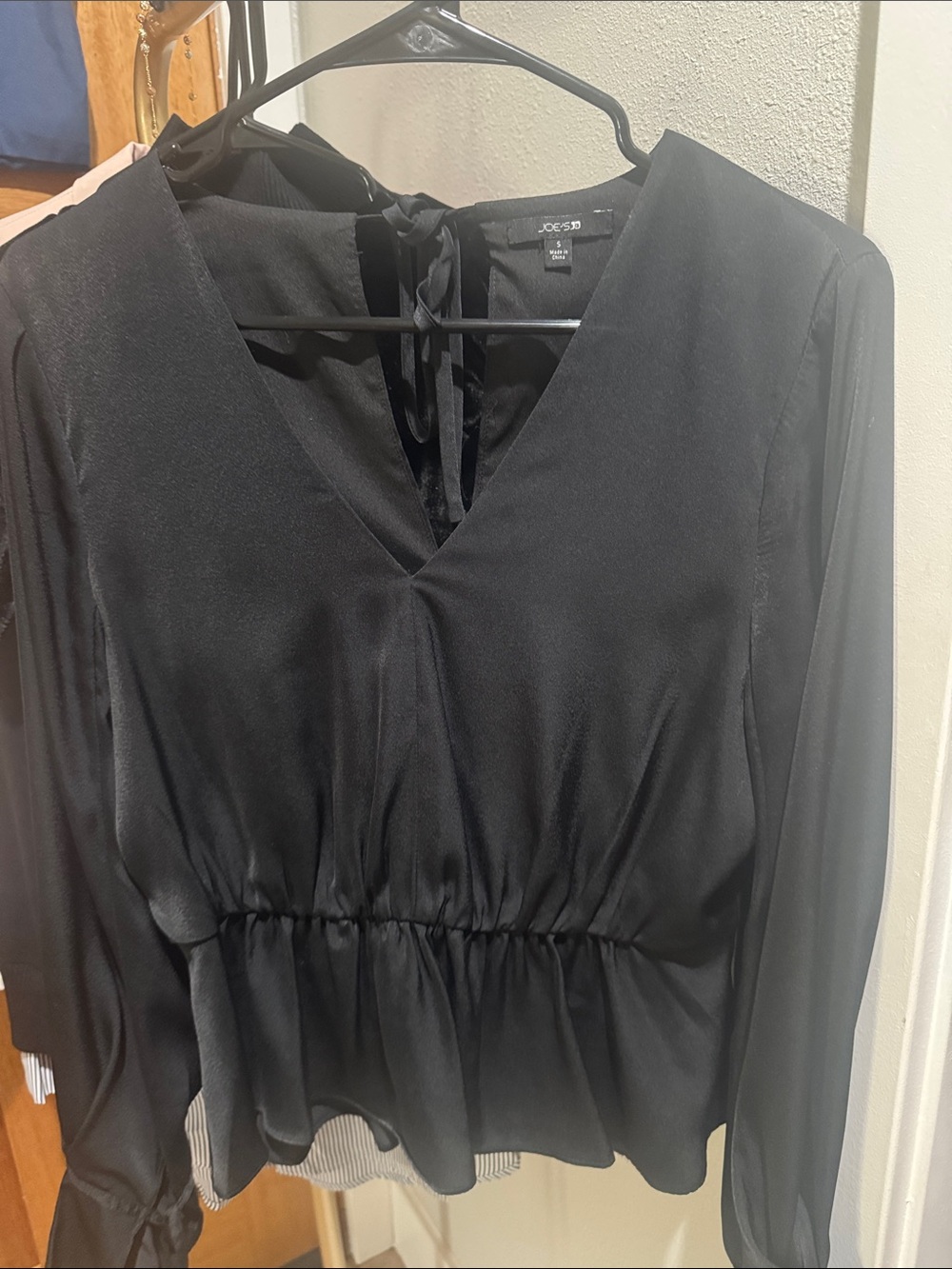 JOE’S Jeans Black Satin V-Neck Peplum Blouse Size S